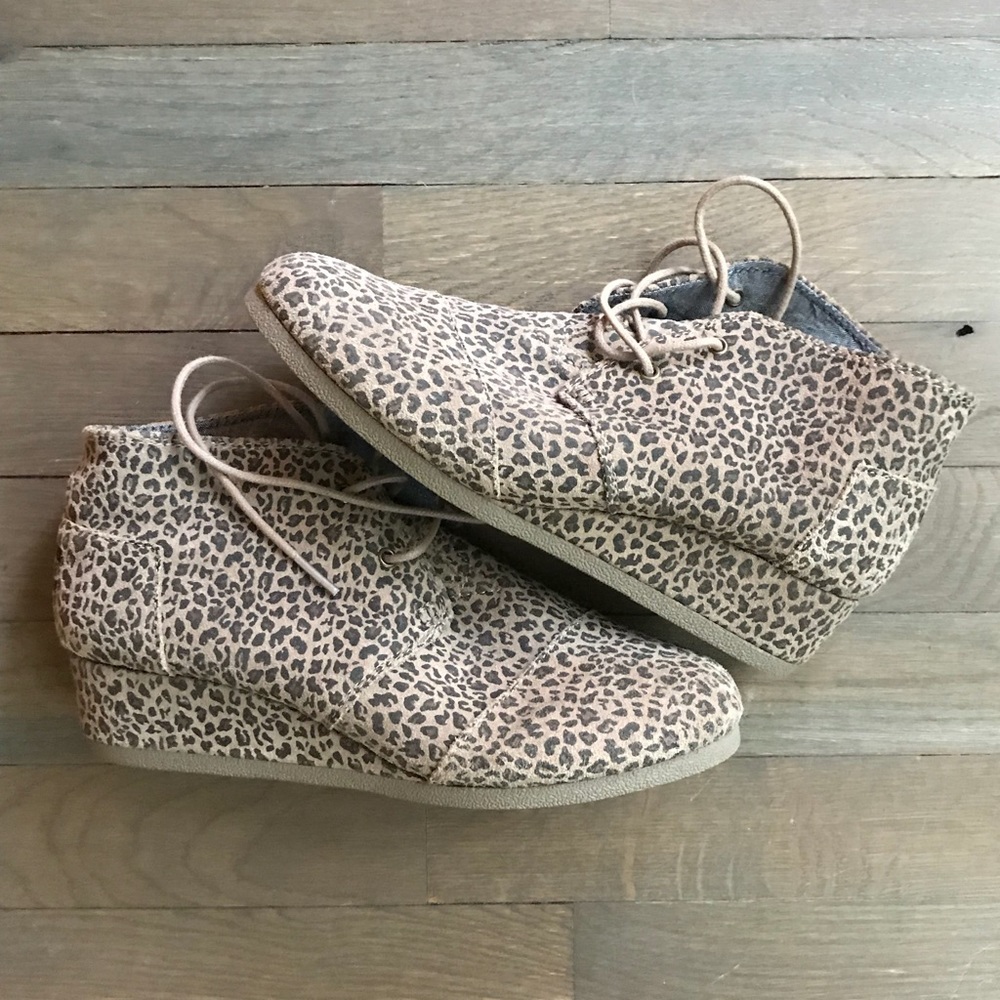 TOMS LEOPARD BOOTIES - EUC - SIZE 8